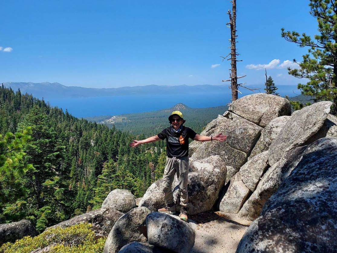 hiking in lake tahoe on the tahoe rim trail